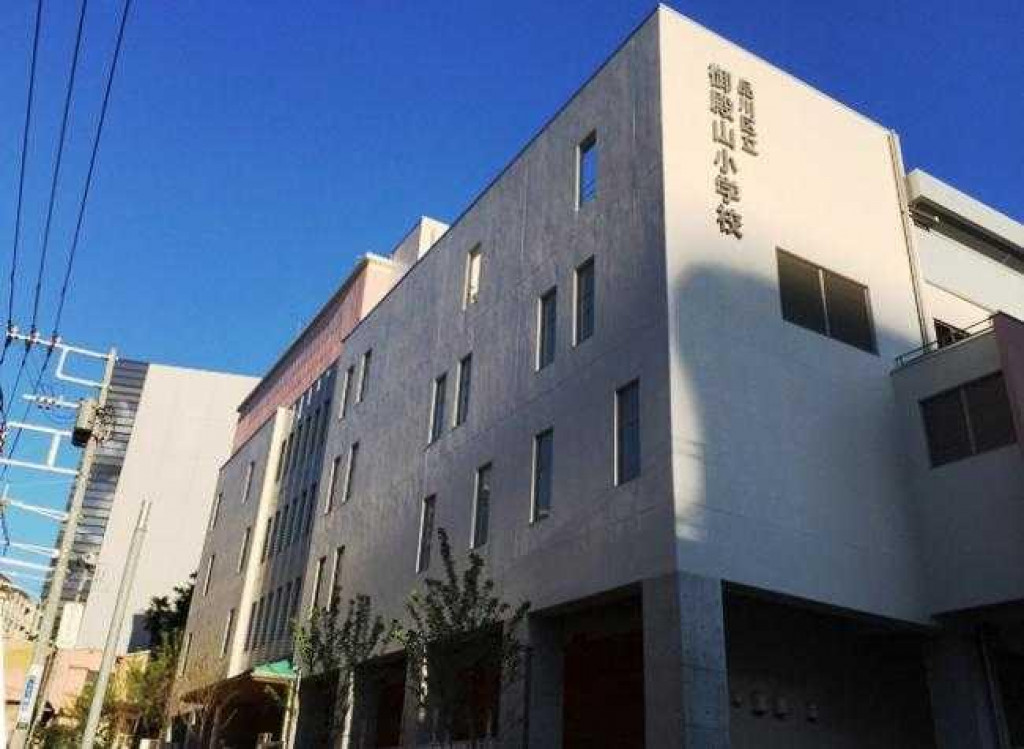 【築６年】大型車庫付き、吹抜けのＬＤＫ２２．５帖、延１００m<sup>2</sup>超 | 中古住宅・中古一戸建て物件情報