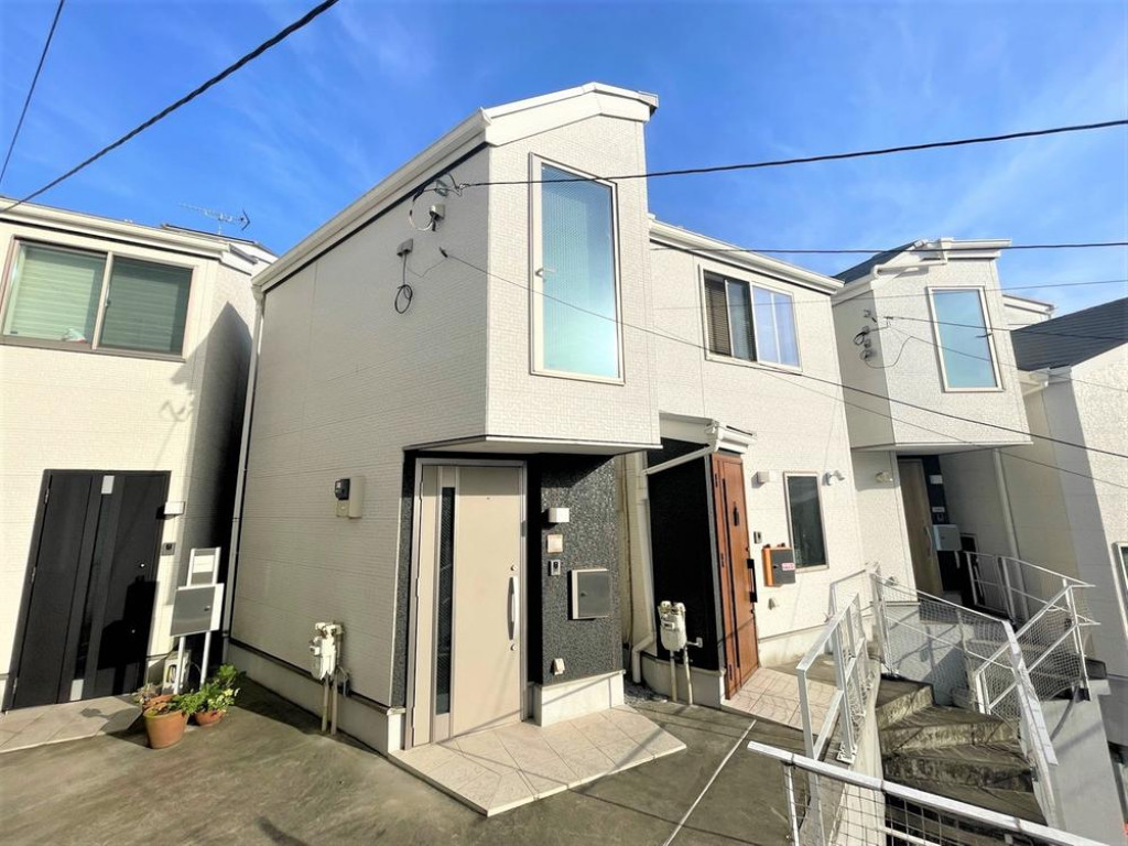 【借地権物件】下目黒４丁目　築浅戸建【価格改定】